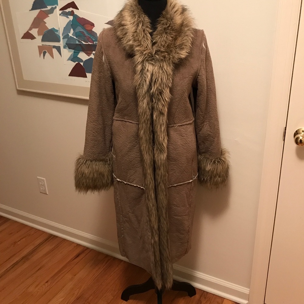 Jean Bourget girls sueded faux fur coat Size 12